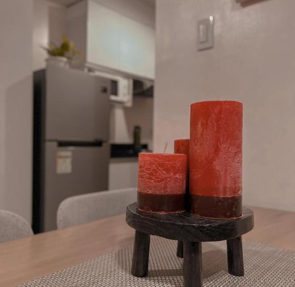 استودیو استاندارد با چشم‌انداز استخر, City View At The Persimmon Studios