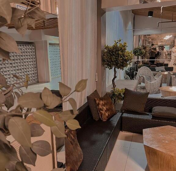 استودیو استاندارد با چشمانداز استخر, City View At The Persimmon Studios