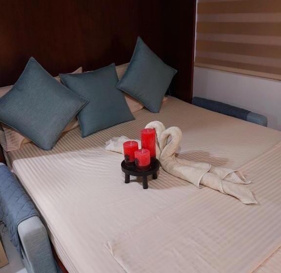 استودیو استاندارد با چشمانداز استخر, City View At The Persimmon Studios