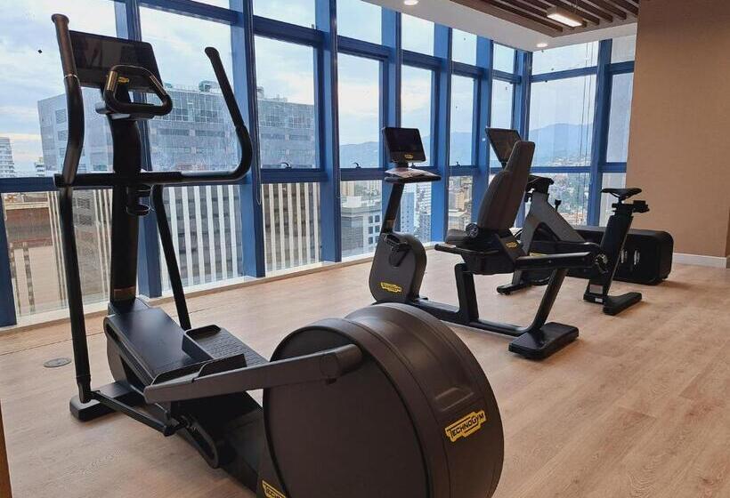 Studio Standard, Scandinavian In 38 Park Avenue