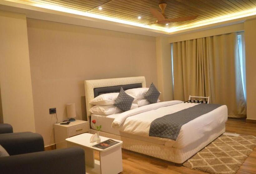 اتاق لوکس با تخت بزرگ, Essence Grandeur