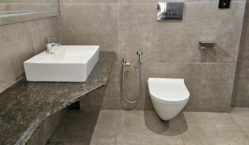 סוויטה נשיאותית, The Premier Gir Resort