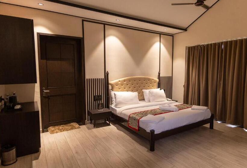 סוויטה נשיאותית, The Premier Gir Resort