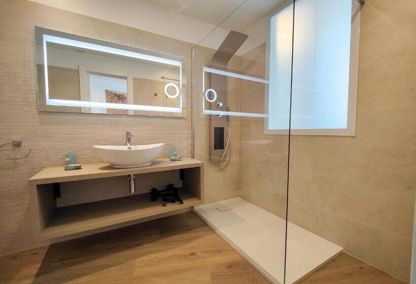 اتاق پریمیوم چهارنفره, Galleria Roma Art Guesthouse