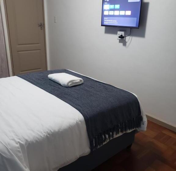 غرفة قياسية حمام مشترك, Haresca Luxury Accommodation Bellville