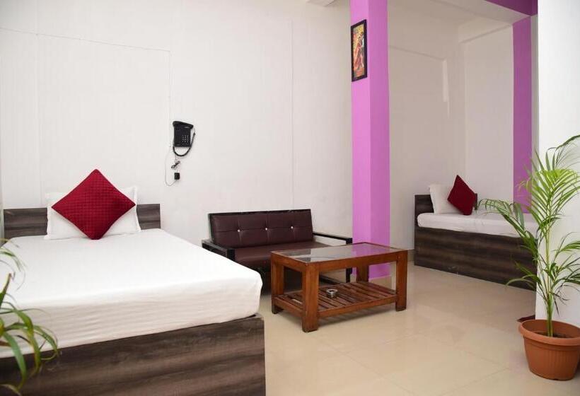 غرفة قياسية, Rowdralaya Residency