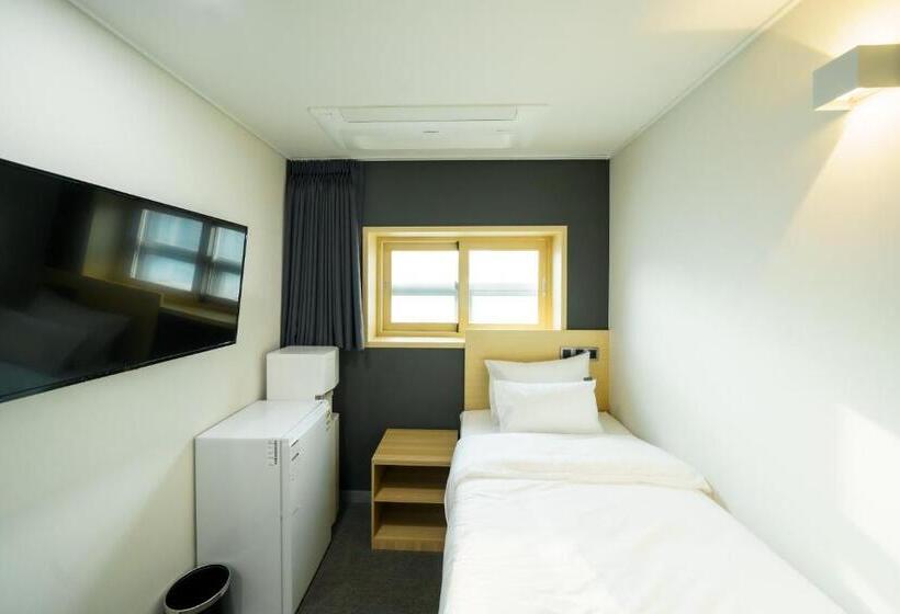 חדר סטנדרט יחיד, The Stay Hue Myeongdong