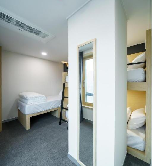חדר סטנדרטי לשלושה עם נוף, The Stay Hue Myeongdong
