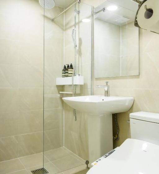 חדר משפחתי, The Stay Hue Myeongdong