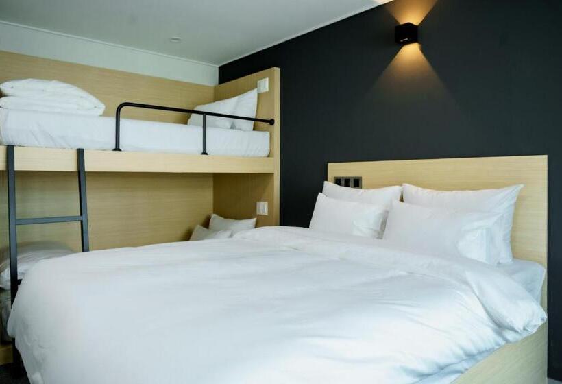 סוויטה משפחתית, The Stay Hue Myeongdong
