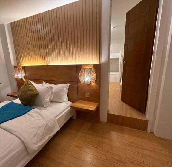 חדר משפחתי, Casa Del Beach House