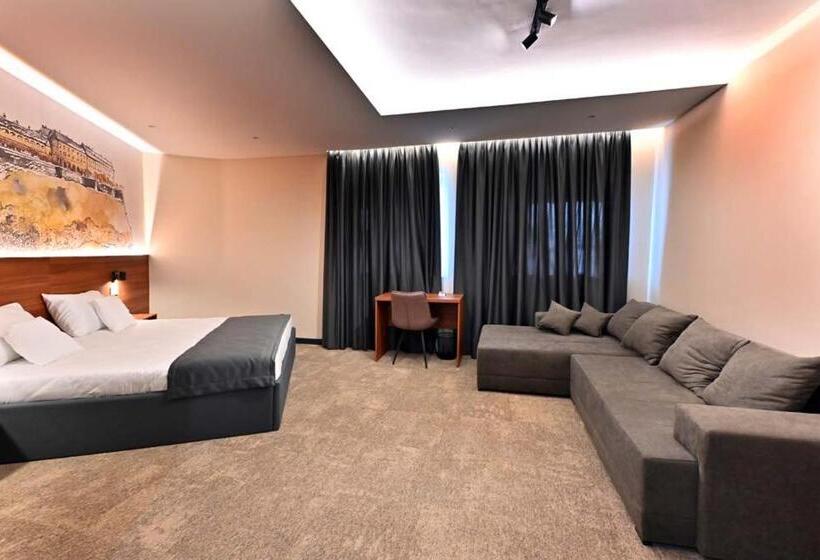 اتاق خانوادگی, Tvrdjava Rooms   Novi Sad