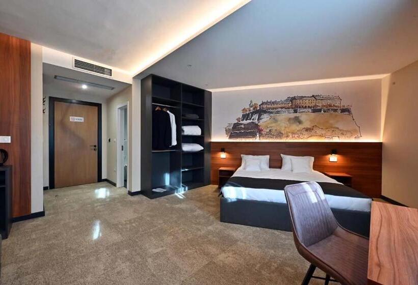 اتاق خانوادگی, Tvrdjava Rooms   Novi Sad