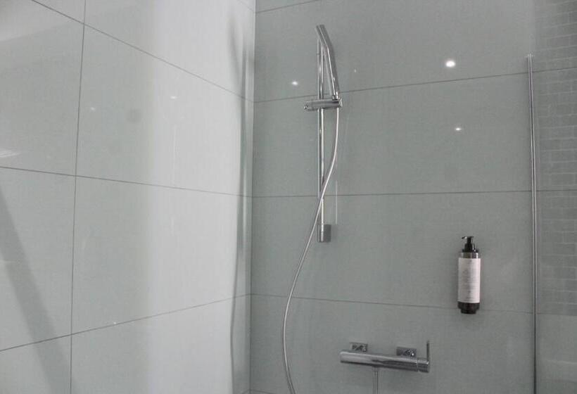 استودیوی لوکس, Tvrdjava Rooms   Novi Sad