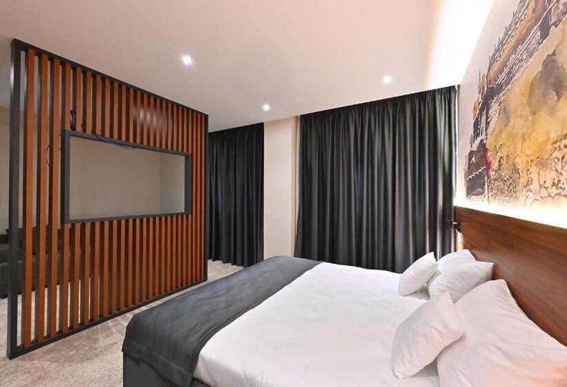 استودیوی لوکس, Tvrdjava Rooms   Novi Sad