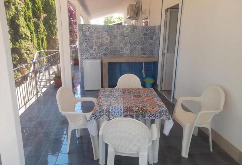 Standard Quadruple Room Sea View, Vulcano: La Porta Delle Eolie 2.0