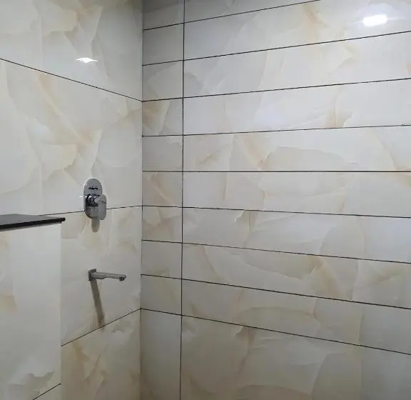 Chambre Deluxe, Deepakam Inn
