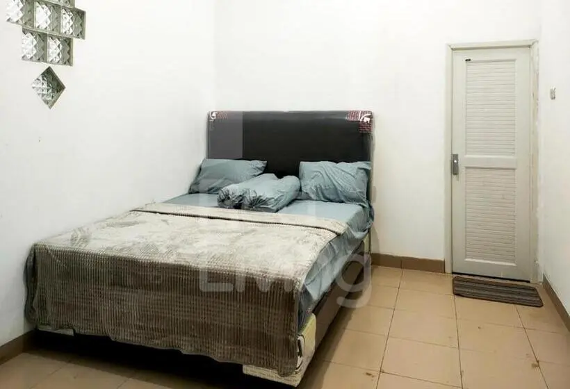 デラックスルーム, Guest House Syariah Bunga Intan Redpartner
