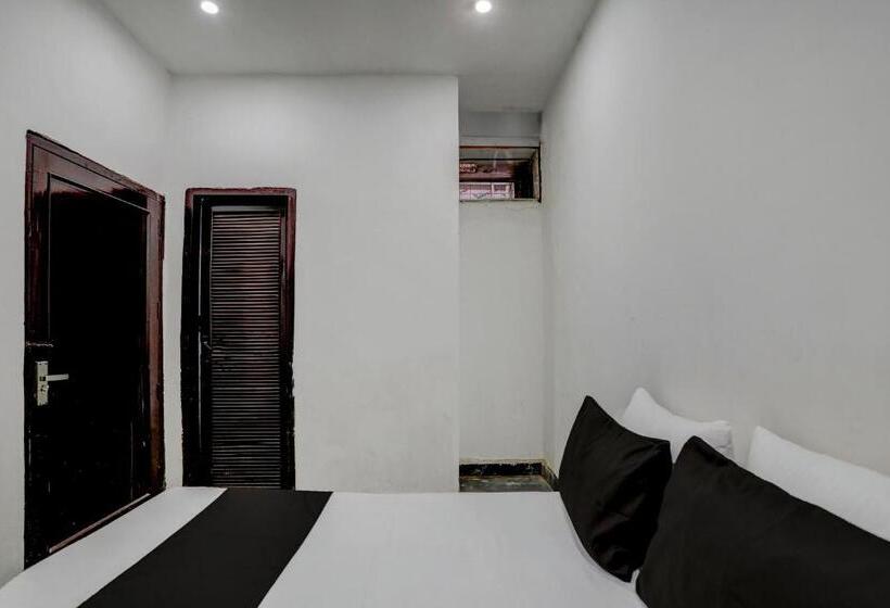 トリプルクラシックルーム, Oyo The Grand