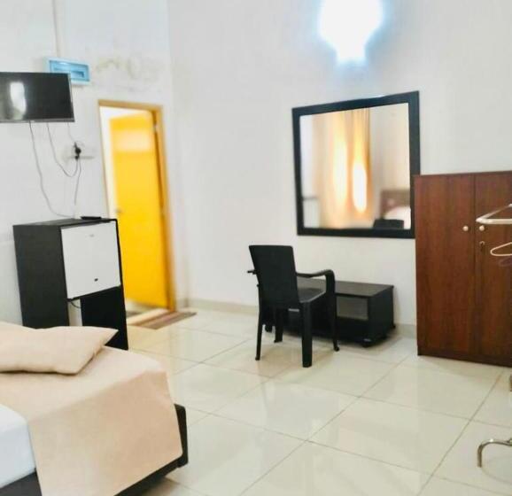اتاق استاندارد سه نفره, Panchavaasa