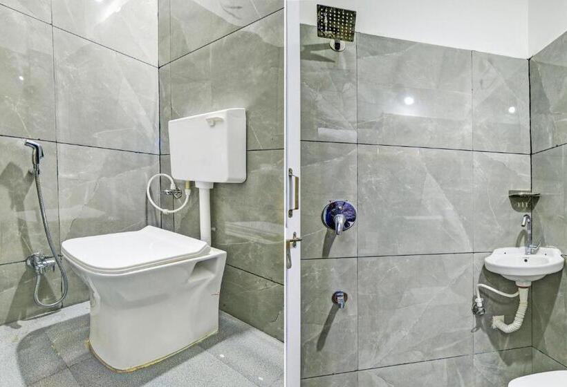 Quarto Triplo Clássico, Oyo 82170 Hotel Shree