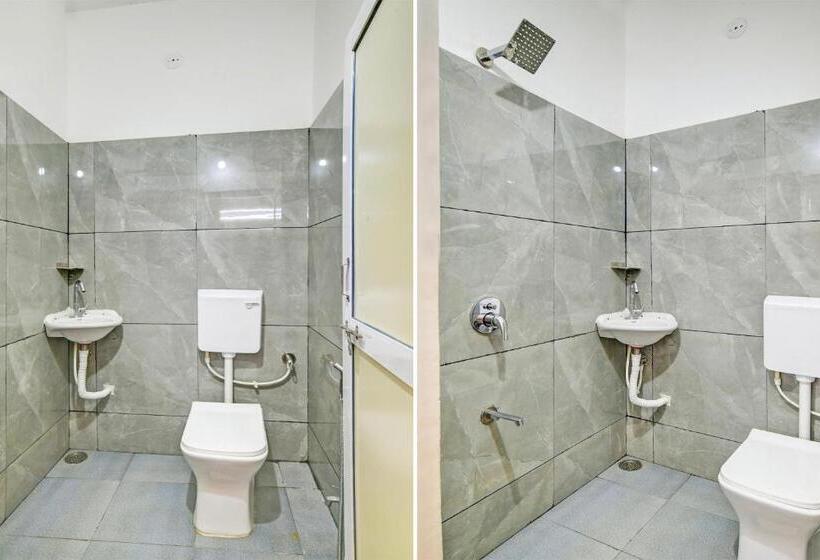 Quarto Triplo Clássico, Oyo 82170 Hotel Shree