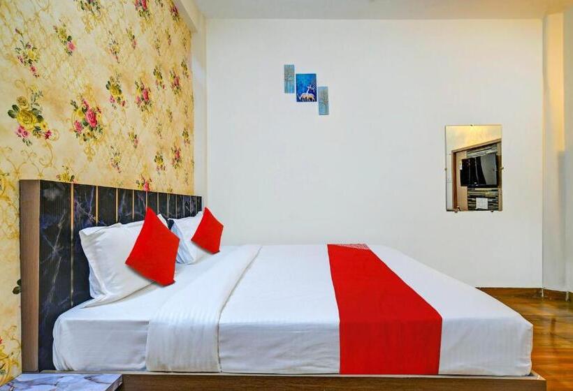 Quarto Triplo Clássico, Oyo 82170 Hotel Shree