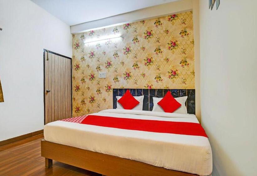 Quarto Triplo Clássico, Oyo 82170 Hotel Shree