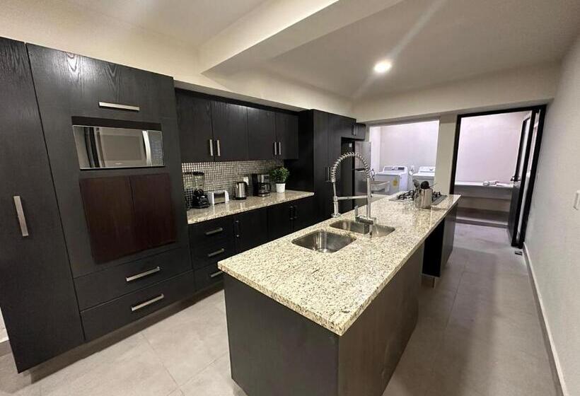 Quarto Deluxe, Urban Circunvalación