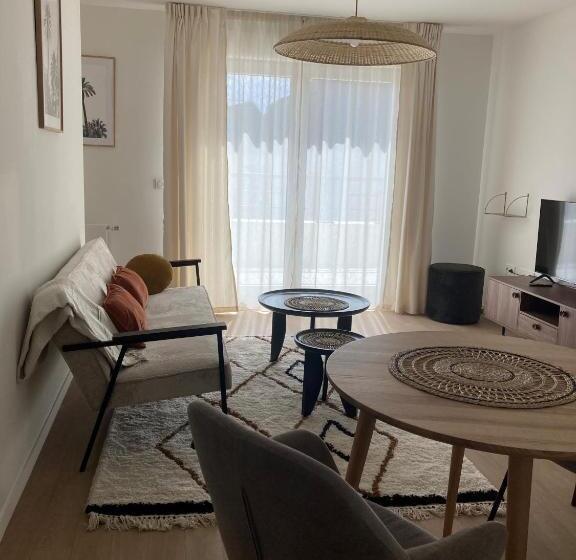 آپارتمان 2 خوابه, Cazam Paris Saint Ouen