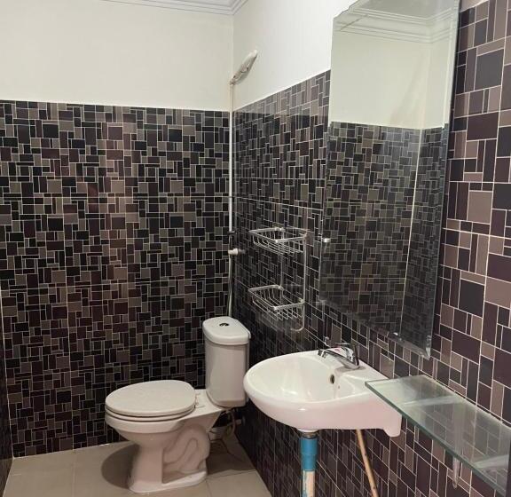 اتاق استاندارد با بالکن, Errol S Homestay And Hostel