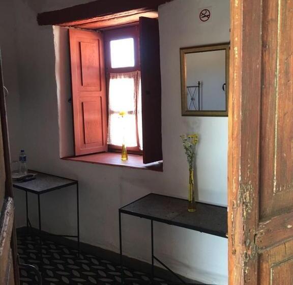 غرفة أساسية ثلاثية, Boutique Posada La Basilica