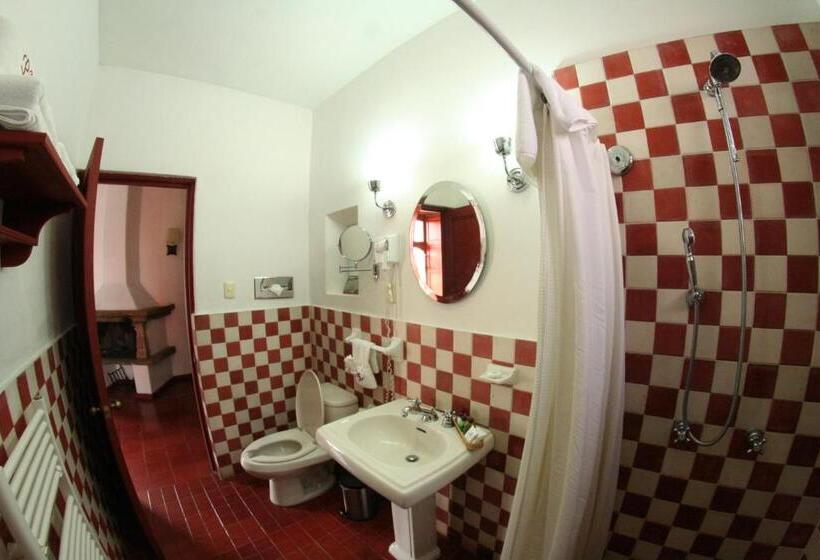 جناح جونيور, Boutique Posada La Basilica