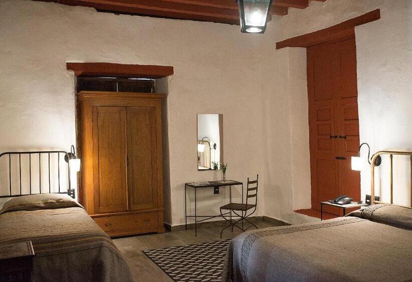 غرفة أساسية ثلاثية, Boutique Posada La Basilica