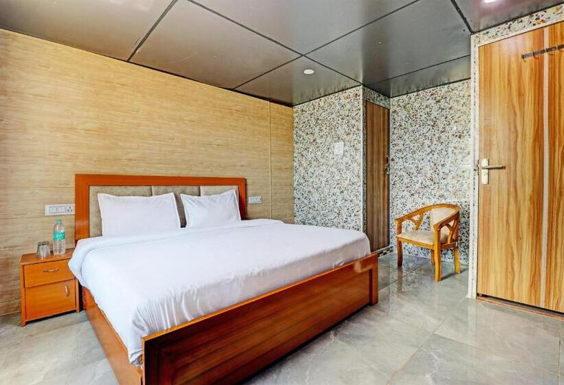 Трехместный Номер Классика, Oyo Hotel Neilkanth