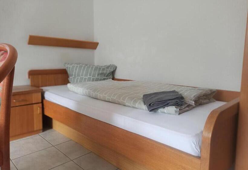 اتاق استاندارد, Monteurzimmer   Waldbronn