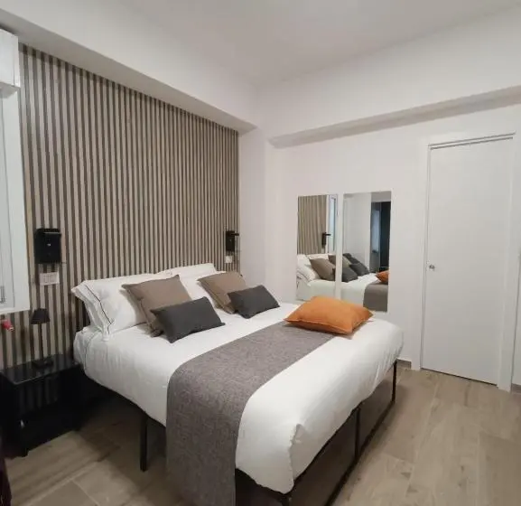 استودیوی استاندارد, B&b Regina 381