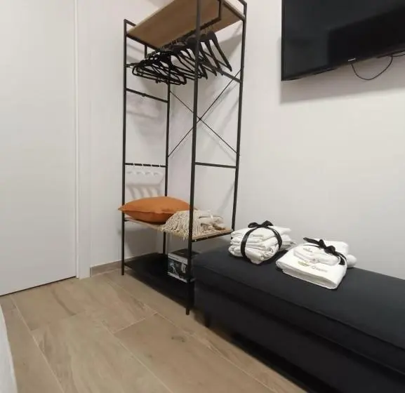 استودیوی استاندارد, B&b Regina 381