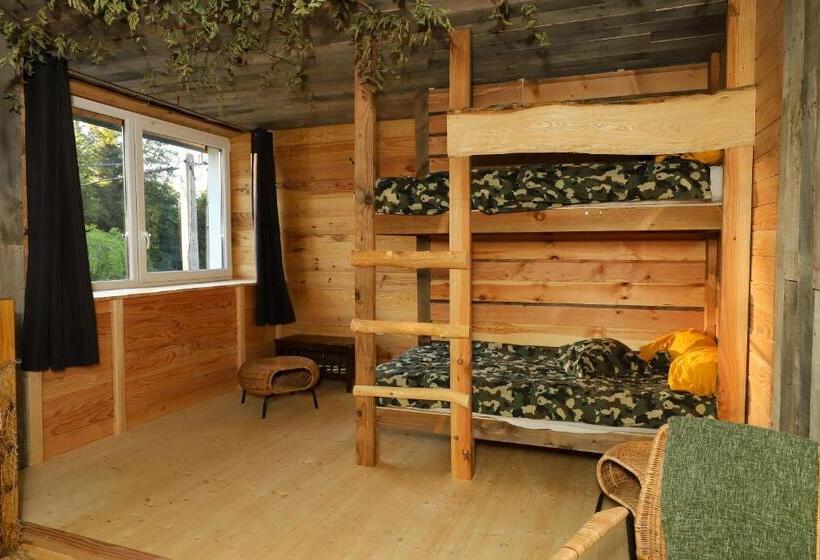 חדר משפחתי, L Hôtel Enfoncé, Chambres D Hôtes