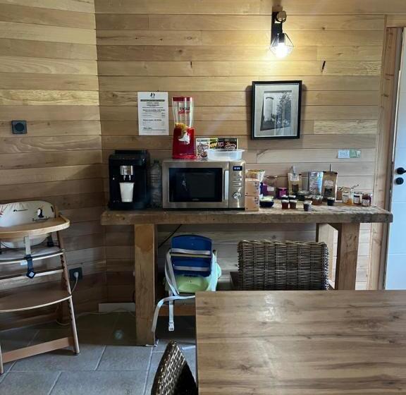 חדר משפחתי, L Hôtel Enfoncé, Chambres D Hôtes