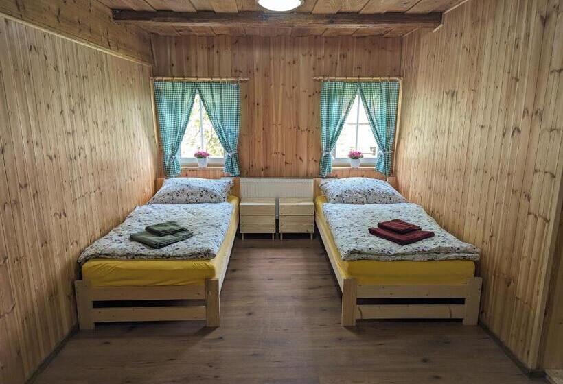 דירת חדר נוף לגינה, Chalupa U žižky