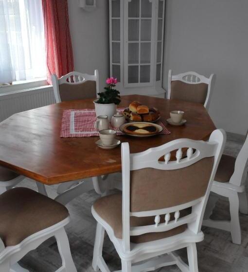 דירת חדר נוף לגינה, Chalupa U žižky