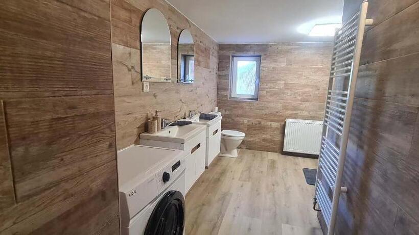 דירת חדר נוף לגינה, Chalupa U žižky