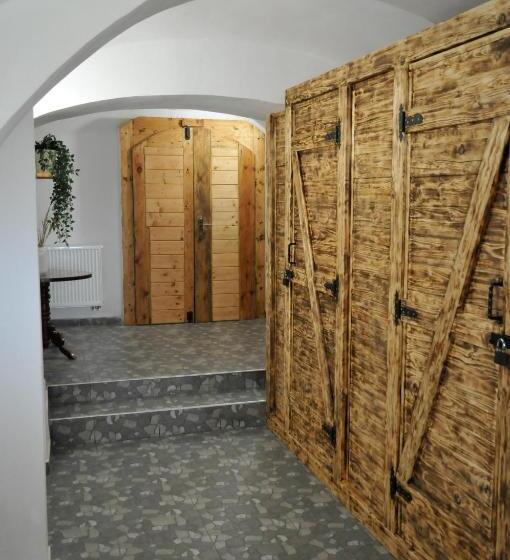 דירת חדר עם טרסה, Chalupa U žižky