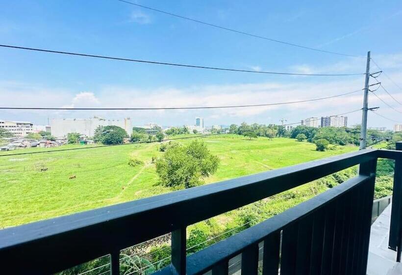 آپارتمان 1 خوابه با بالکن, Condo With Balcony In Iloilo City