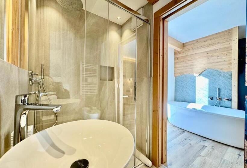 Apartament Deluxe 1 Sypialnia, Dolomiti Luxury Mountain View Ski In Ski Out