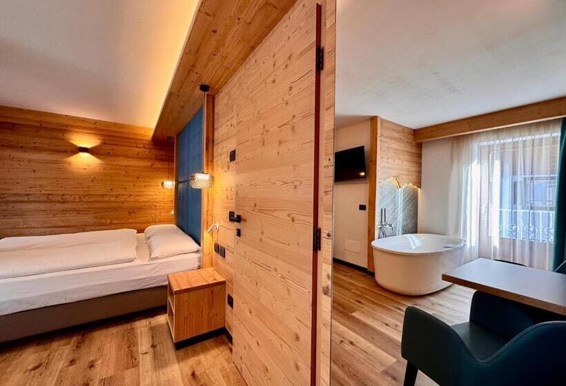 Apartament Deluxe 1 Sypialnia, Dolomiti Luxury Mountain View Ski In Ski Out