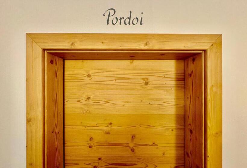 Apartament Deluxe 1 Sypialnia, Dolomiti Luxury Mountain View Ski In Ski Out