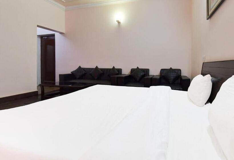 Номер Стандарт, Homewood Suites And Guest House