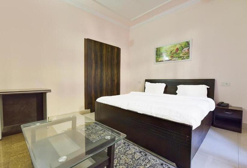 Номер Стандарт, Homewood Suites And Guest House